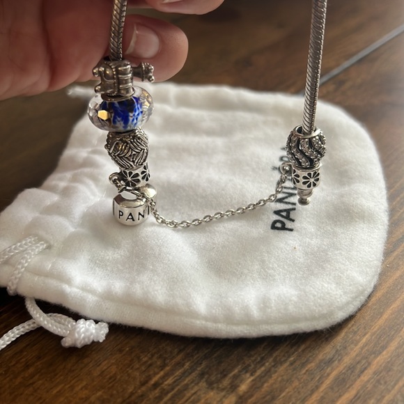 Pandora Bracelet - ALL IN ONE DEAL - Picture 4 of 4